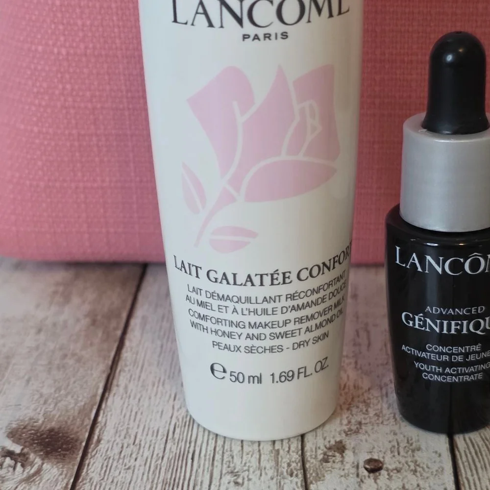 Women's Lancôme set of 5 skincare items and makeup